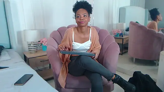 ChantalGarner Chat XXX in diretta