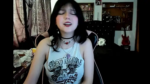 Chat +18 de Maki_Zein_ ao vivo