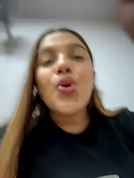 XXX chat uživo modela Colibri_xxx