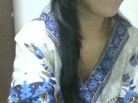 Pokazy przed kamerką – spankmybootyxxx