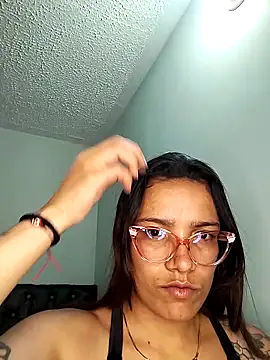 Yaumiko Chat XXX live