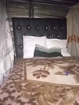 Pokazy przed kamerką – hoittytoittyxx