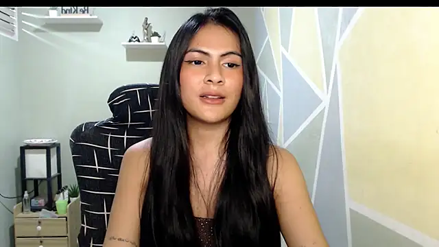 Chat +18 de Pretty_mica ao vivo