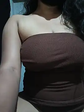 Chat +18 de IamNaina69 ao vivo