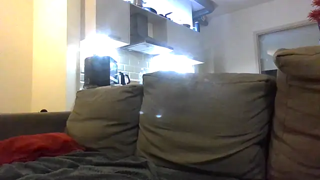 XXX chat uživo modela THE_CHEEKY_ALPHA