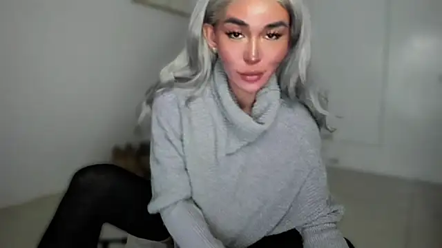 TheQueenNextDoor Adlı Modelin Canlı XXX Sohbeti