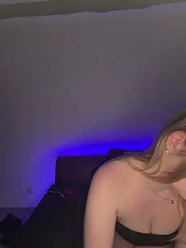 Chat +18 de Zoey__08 ao vivo