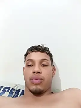 Chat +18 de Gael_zambrano ao vivo