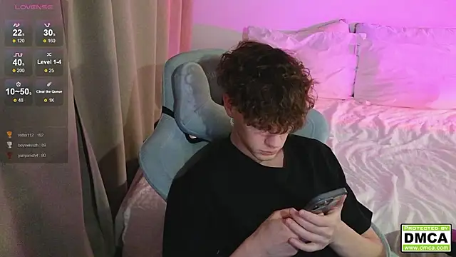 cute_thomas' Webcam Show