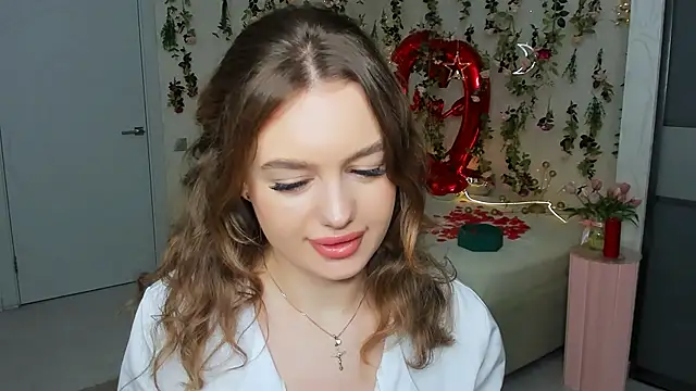 Pertunjukan Kamera Web MiracleCurly