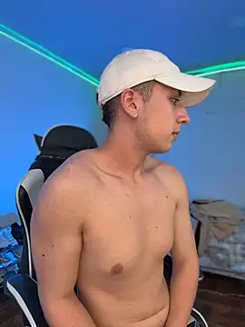 oliver_kyy's Live XXX Chat