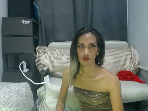 BigCockEricaTs69 在線直播表演