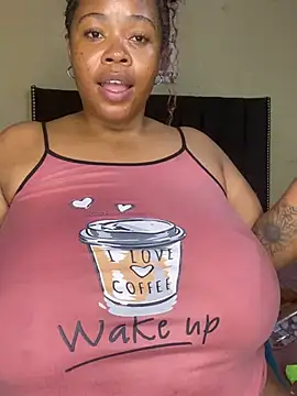 LunaCovenn élő XXX-chatje