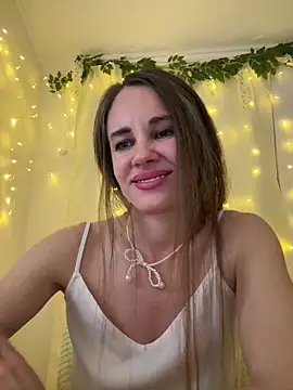 LucieMack Adlı Modelin Canlı XXX Sohbeti