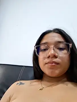 -VICKKY's Live XXX Chat