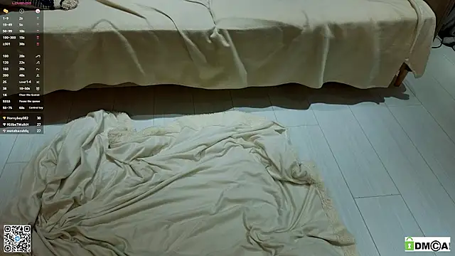 DelindaToste: διαδικτυακό σόου στην κάμερα