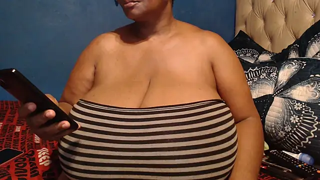 CUTEFIRMMELONSS Chat XXX in diretta