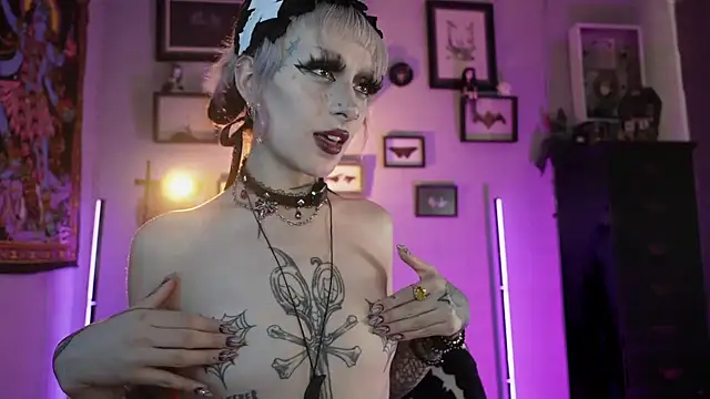 insania_9999_ live XXX chat