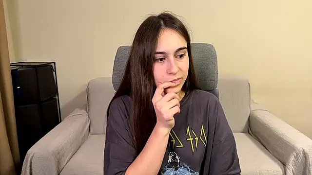 AliceKolltt élő XXX-chatje