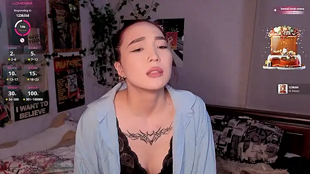 OdetteBiddy's Live XXX Chat