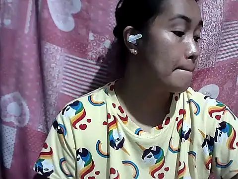 CreamyPussy30 Webcamshow