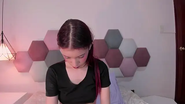 TessaMonroee 即時 XXX 聊天