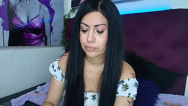 Chat +18 de Tania_mature ao vivo