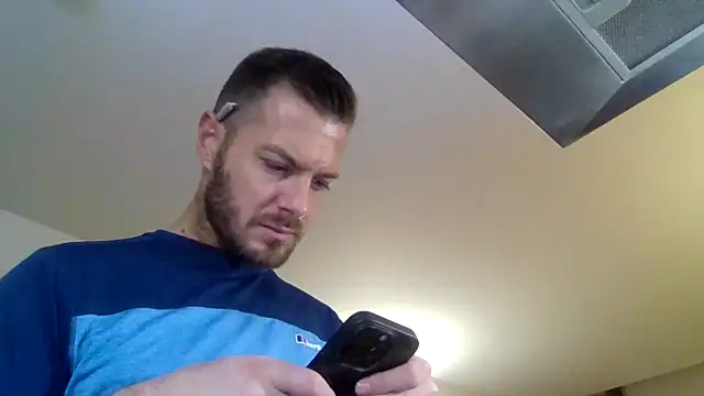 Chatroom XXX en direct de THE_CHEEKY_ALPHA