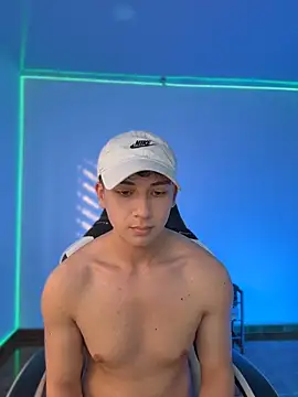 Chat XXX en directo de oliver_kyy