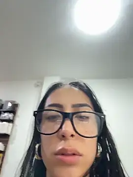 pregnant_sofii18: απευθείας συνομιλία ΧΧΧ