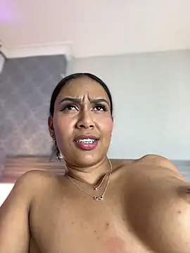 MiilaBlake élő XXX-chatje