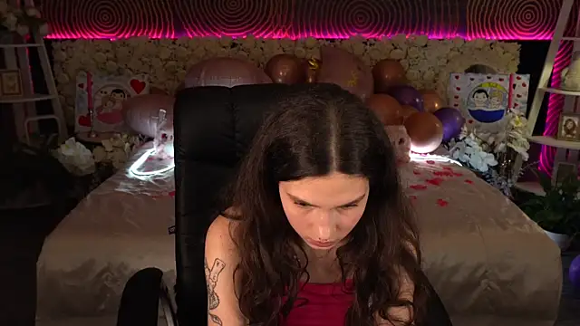 BabyFlowerr Adlı Modelin Canlı XXX Sohbeti