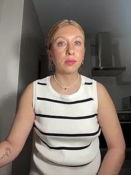 Kittie_Valentine's Live XXX Chat