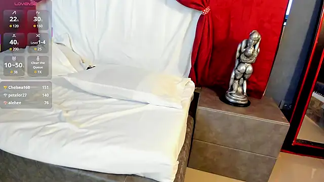 Matureyulyet live XXX chat