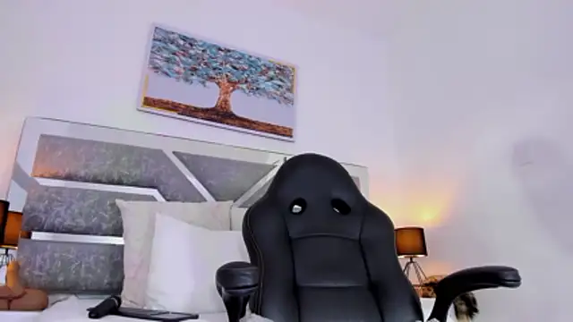 Slut_Milf_ 现场XXX聊天