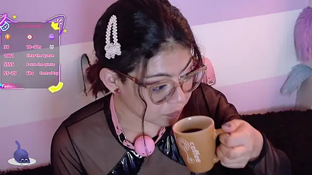 Catwhite_ Adlı Modelin Canlı XXX Sohbeti