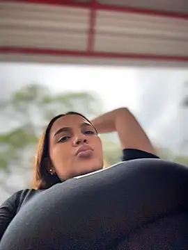 XXX chat uživo modela Colibri_xxx