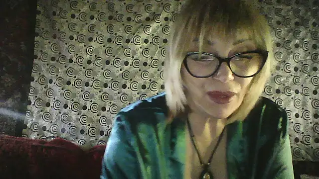 XXX chat uživo modela Lia_Ray