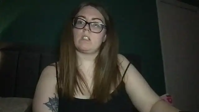 CurvyBx: вебкам-шоу