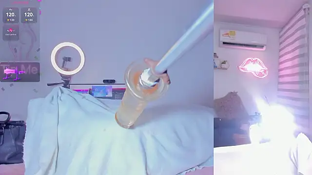 Chat +18 de Abigail_Girl__ ao vivo