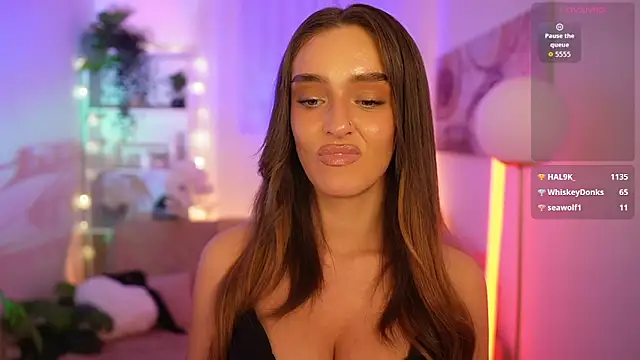 Chat +18 de Clara_Nia ao vivo