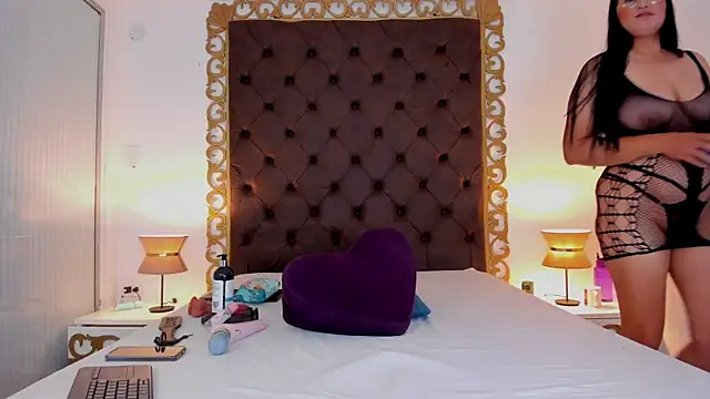 XXX chat uživo modela AlinaMilf