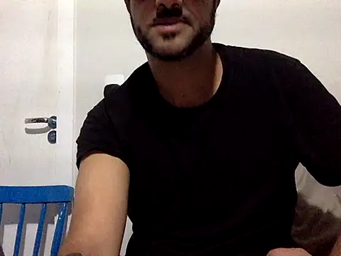 SMOKERBEASTBR live XXX chat