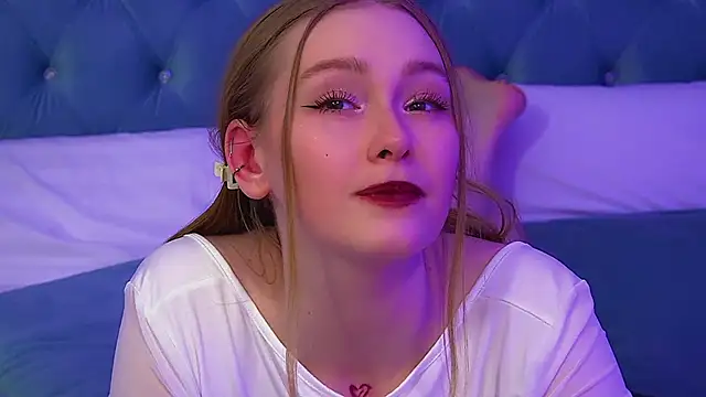 AgataFoxley Adlı Modelin Canlı XXX Sohbeti