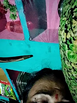 Pooja750's Webcam Show