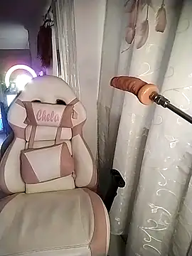 Chatroom XXX en direct de chelaqueen_