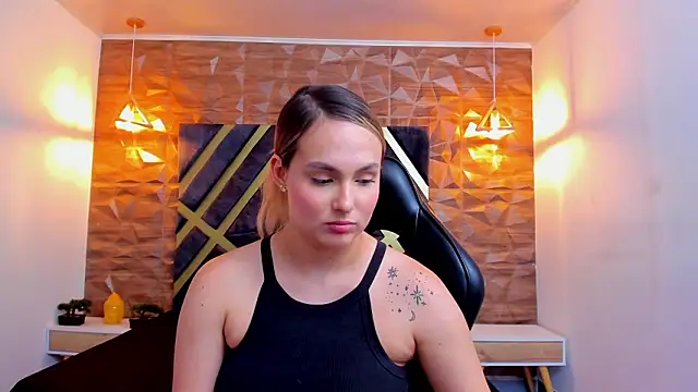 Chatroom XXX en direct de Emmaa_white_