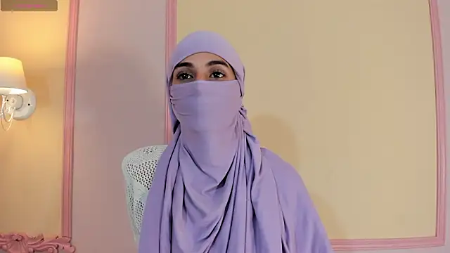 Онлайн чат XXX raeesa_