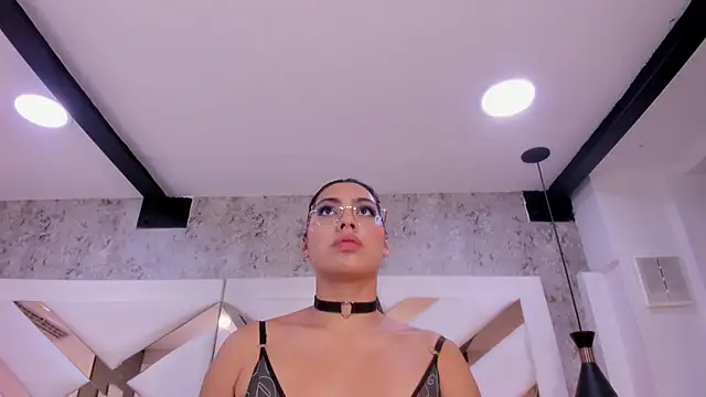 Chatroom XXX en direct de Vanessa_Rain_