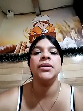 Онлайн чат XXX Layla-daring